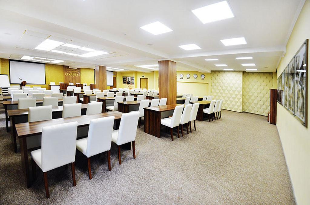 Tourist Hotel Могильов Екстериор снимка