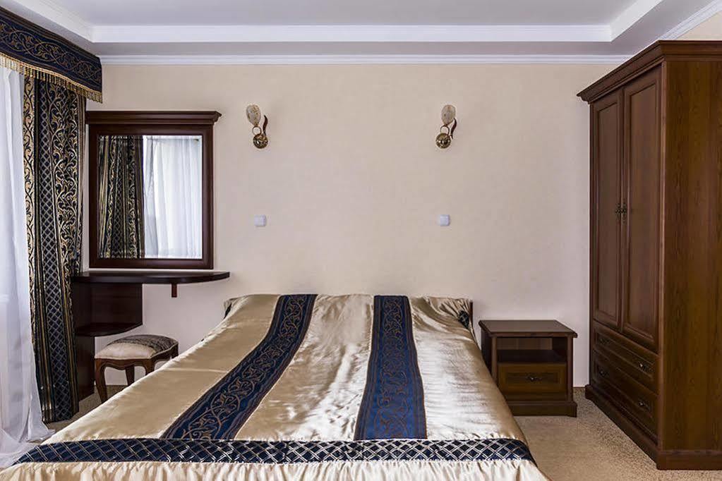 Tourist Hotel Могильов Екстериор снимка